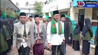 Kades Ciheulang Bersama Ketua Yayasan Islam Al-Husaeni Sambut Kedatangan Bupati Bandung