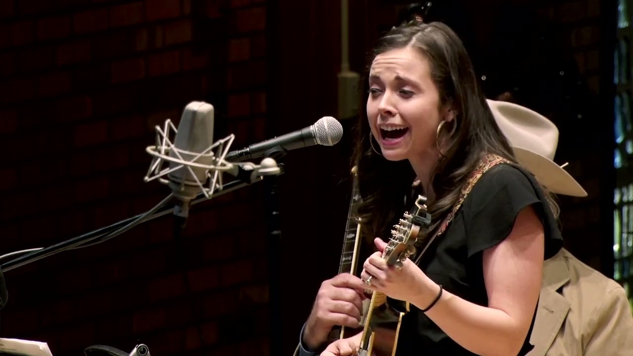 Sierra Hull - Down Hearted Blues and Bach Medley