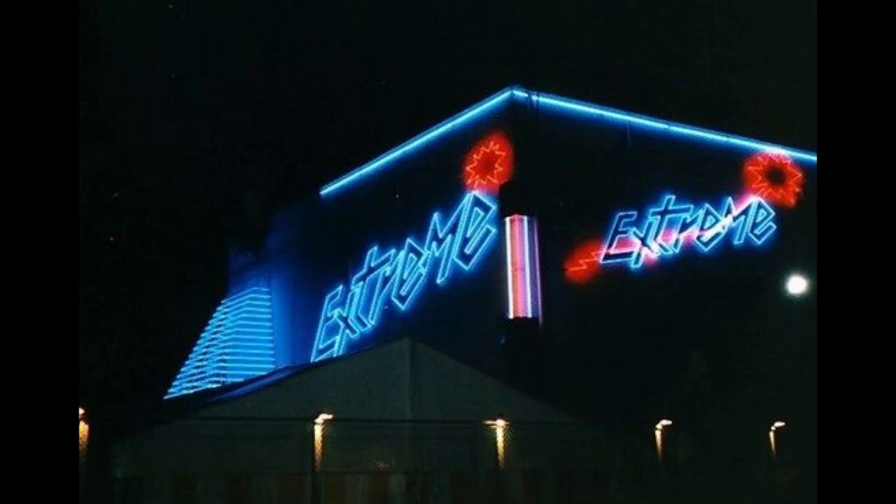 Phi-Phi    Extrême on monday's (1996)