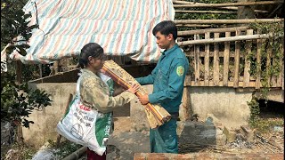 Download Lagu The kind police officer gifted household items to Tieu Dua, a single mother who was abandoned. MP3