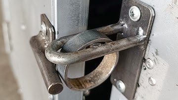 Chốt cửa tự động khóa cực kỳ đơn giản. Extremely simple automatic locking door latch.