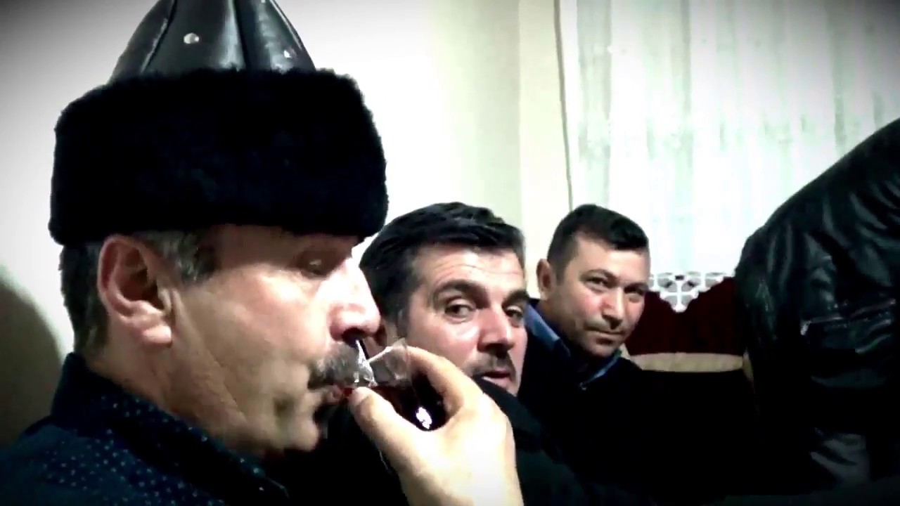 Kızılhüyük Köyü  Oda kültürü-Memmed Oğlanı Vurmuşlar Gara Tonusun Başında