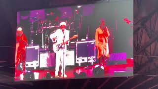 Dance, Dance, Dance Yowsah, Yowsah, Yowsah - Live - Nile Rodgers Chic