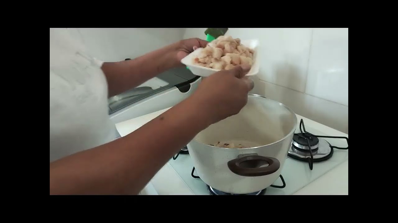 RISOTO FEITO COM ARROZ BRANCO 