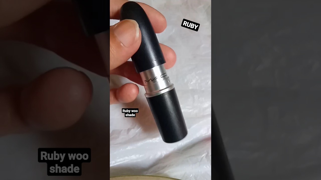 M.A.C Lipstick (Ruby Woo) 