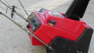Toro CCR2000 Snowblower Startup and Walkaround