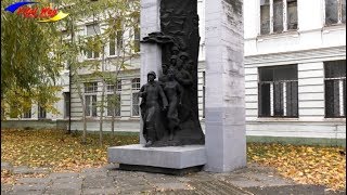 Памятник павшим в боях Великой Отечественной Войны преподавателям, студентам и сотрудникам - видео Памятник павшим в боях Великой Отечественной Войны преподавателям, студентам и сотрудникам - видео