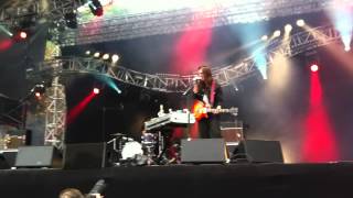 Is Tropical - The Greeks [Live @ Rock en Seine 2013 - Paris / Saint-Cloud] [HD]