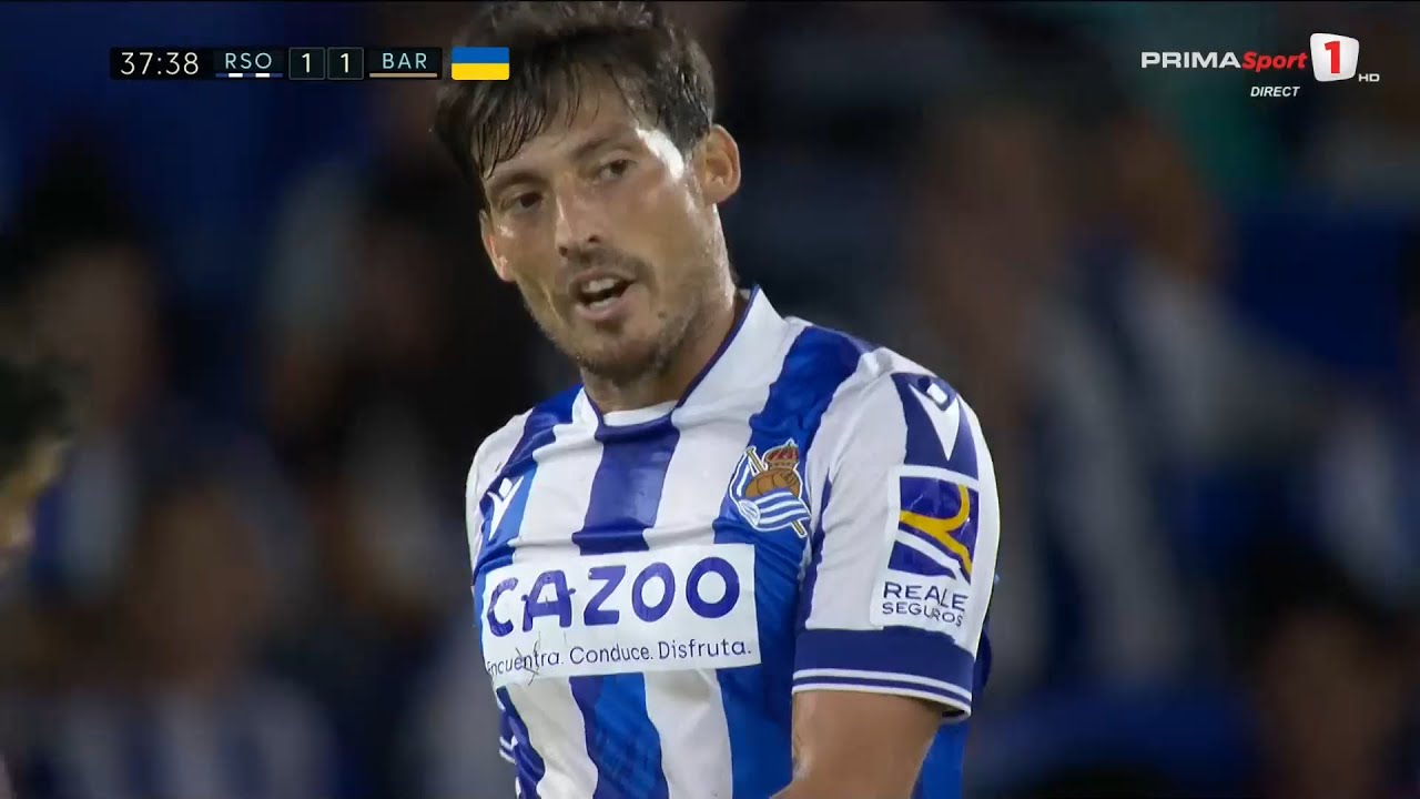 Frenkie de Jong stops David Silva with great tackle vs Real Sociedad