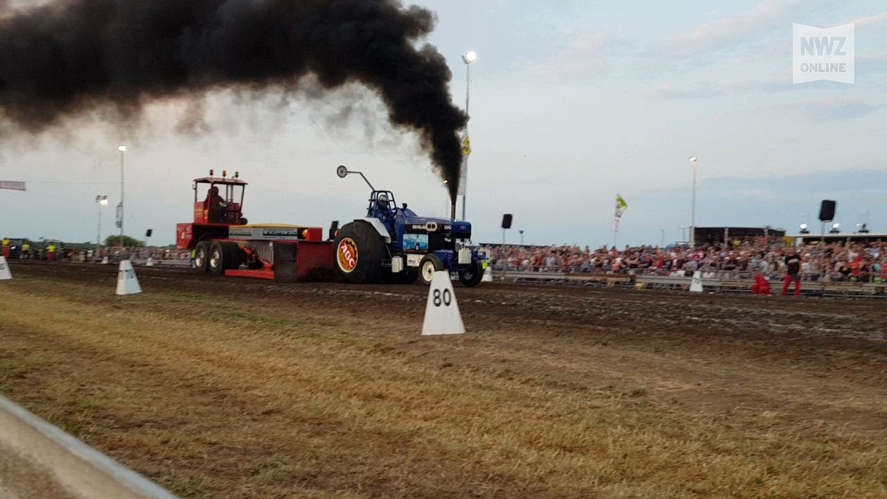 „Wild Turkey“ beim Traktor Pulling in Edewecht