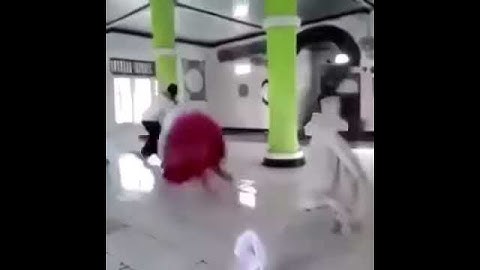 Man jumps like a frog