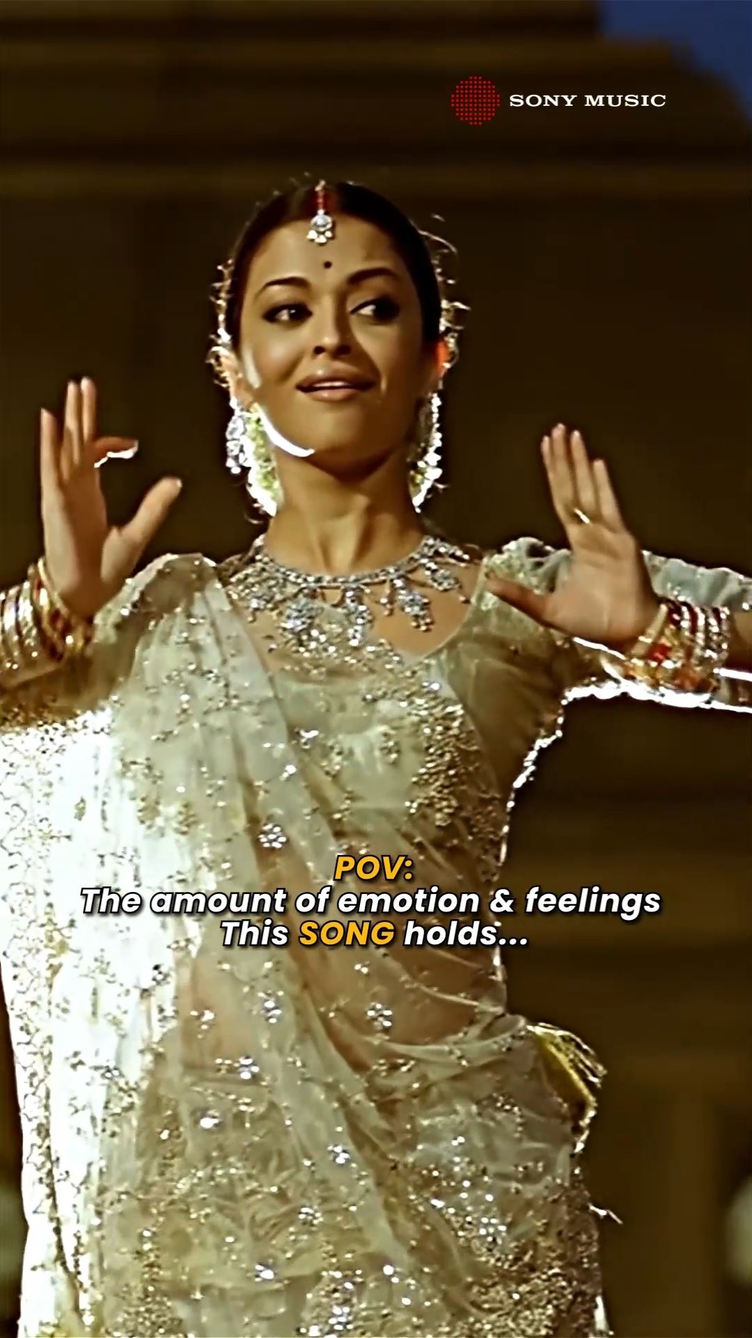 The song that defines timeless love. ? #aishwaryaraibachchan #abhishekbachchan #arrahman #terebina