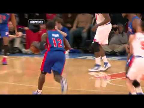 bynum-gets-the-reverse-layup-|-detroit-pistons-vs-new-york-knicks-|-11/25/2012-|-nba-season-2012/13