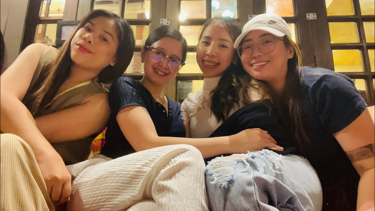 Vlog #14: Reacting to our Old Photos | Highschool Besties #Reactionvideo #bffgoals laughtrip to 🤣🤣