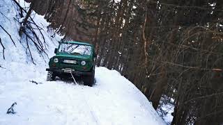 UAZ 4X4 OFFROAD IN SNOW WITH WINCH 4K screenshot 3
