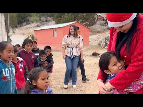 Santa Claus sent me to bring toys to the Tarahumara mountains 🎄🎅🏻🪅🥹