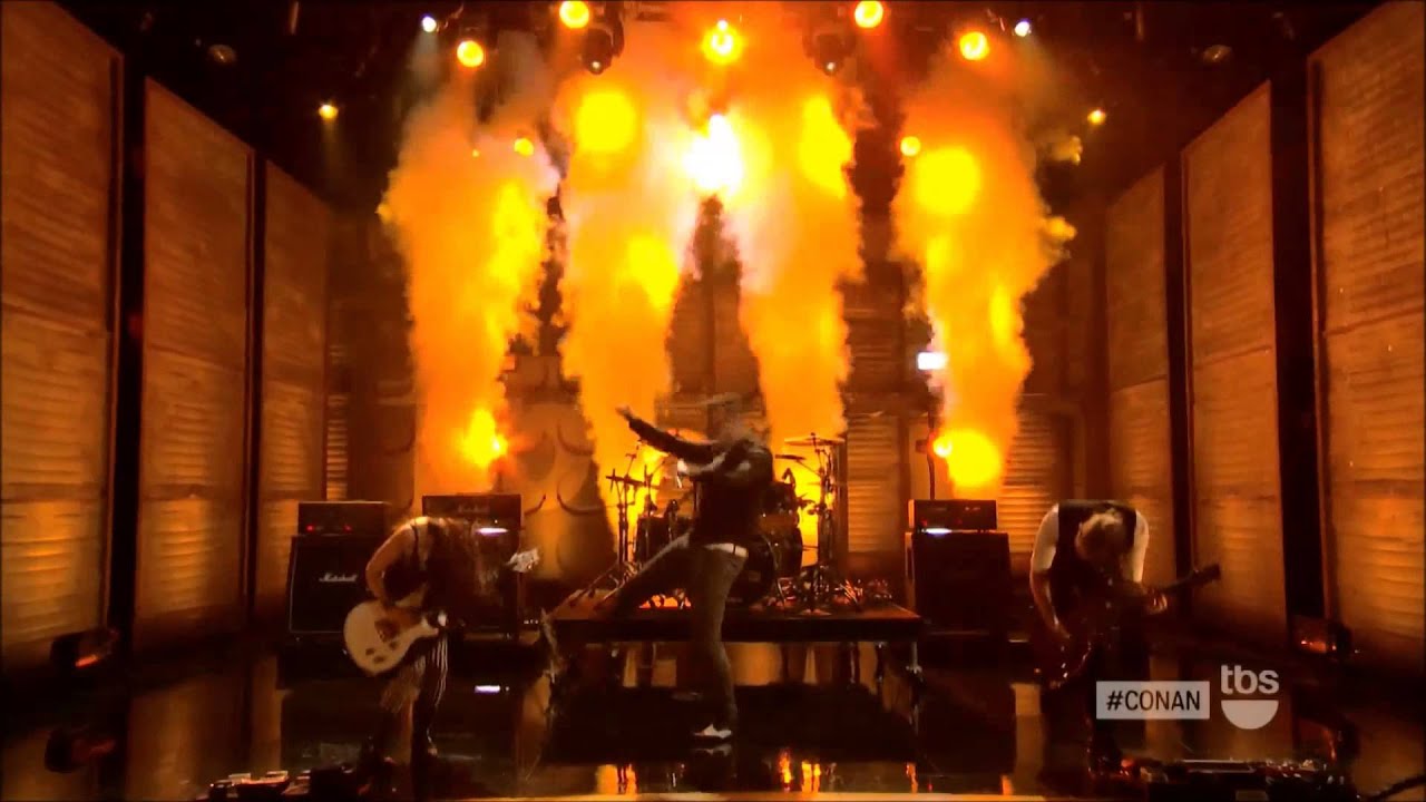 Rise - Skillet - YouTube