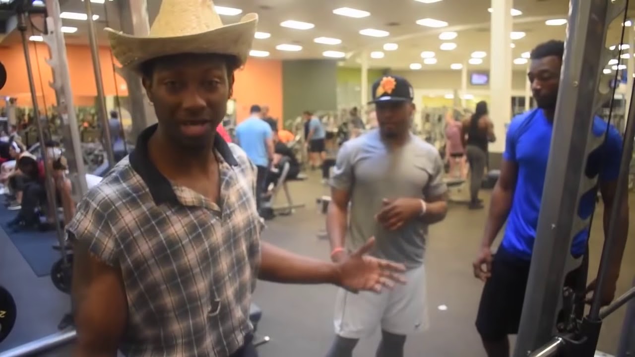 Tweezy's Hillbilly Buck GETS A HARDCORE WORKOUT in LA Fitness!! 🤠😂😱 ...
