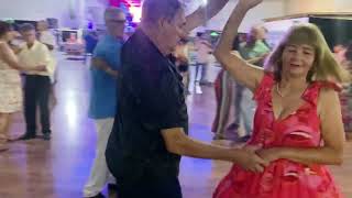 Baile completo com Grupo Vanerão no Centro de Eventos Brand