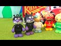 アンパンマン 大きなマックにアンパンマンたちを乗せておでかけするよ♪
