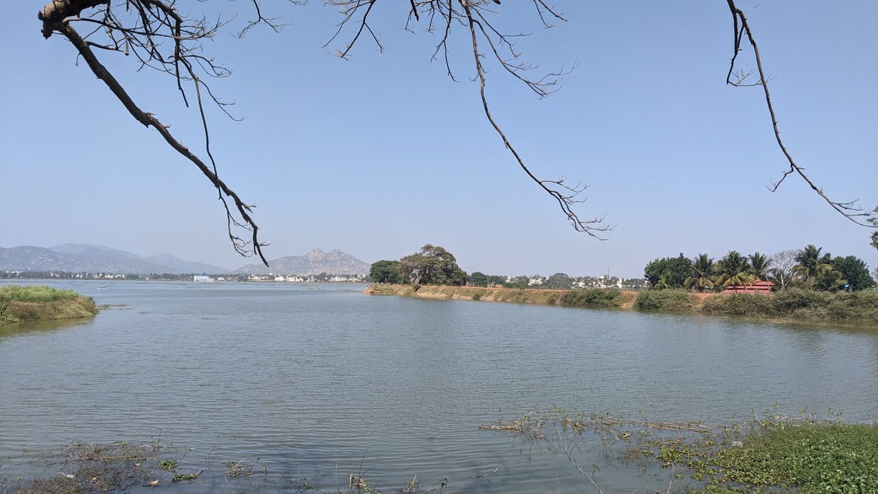 Kandavara Lake