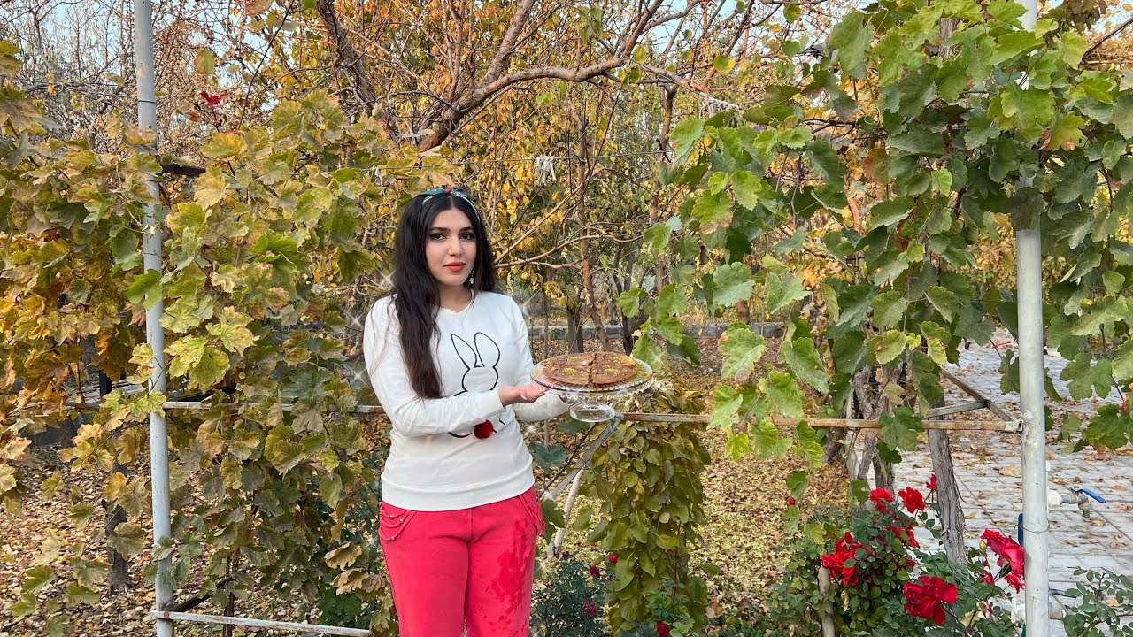 Rainy Day Vlog | Making Grape Molasses-Soaked Crepes & Saffron Tea with a Charcoal Samovar