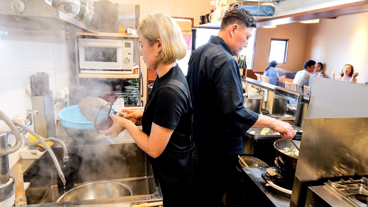 鬼コスパの爆売れ定食！父母娘で営む誰もが虜になる大阪だしうどん屋が凄い丨Udon Noodles in Osaka