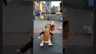 These Twins Had the Most Adorable Costume at Disney These Twins Had the Most Adorable Costume at Disney