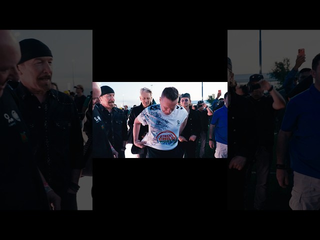 “It’s all kicking off in Mexico City…” - Larry who tossed the coin at the @StreetChildUnited match