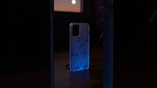 Watch this frosted case absorb the light... 🔋 #shorts #aulumu #tech