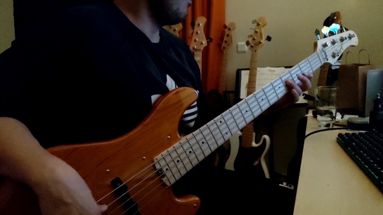 Vulfpeck Dean Town - Bass Cover Cort GB 75 JJ