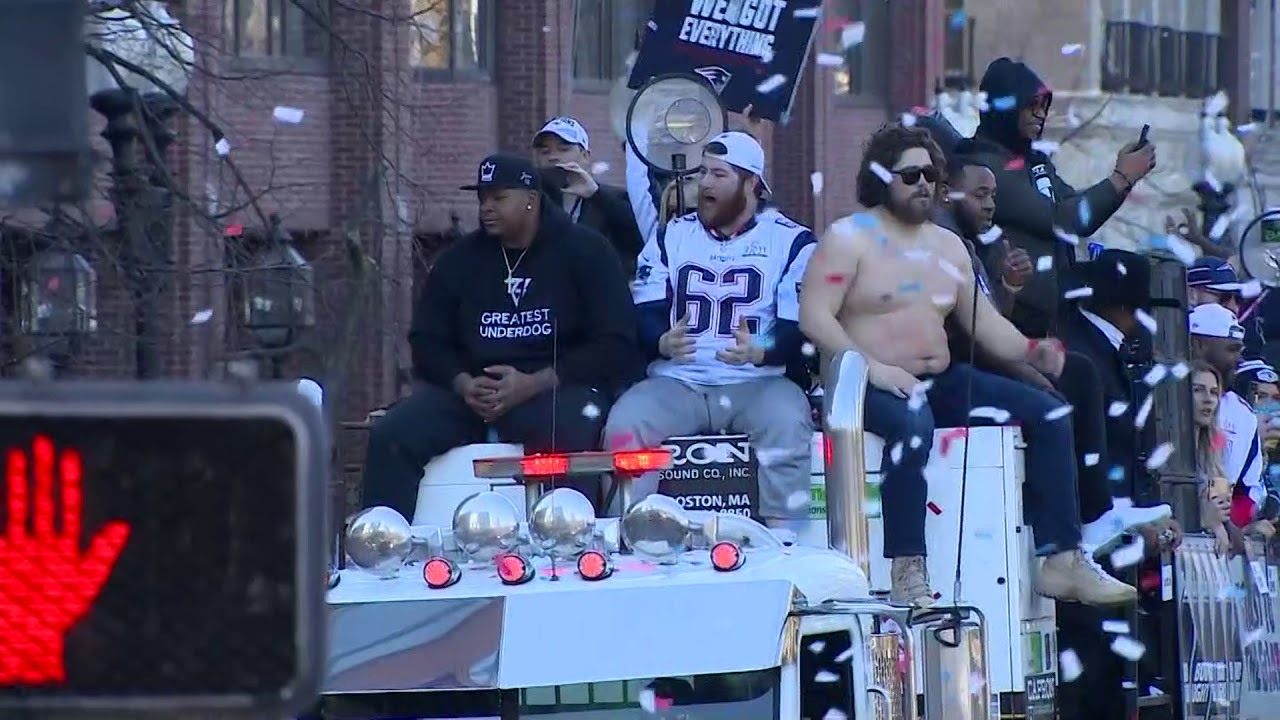 Patriots Super Bowl Parade Draws 1.5 Million Fans Into Boston - CBS Boston