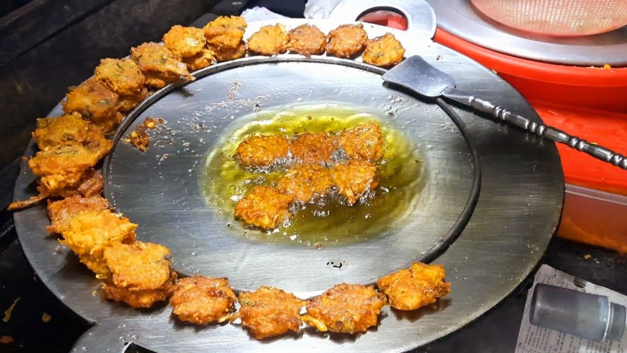 Wow! Amazing tasty lentils bora with onions in the street food market