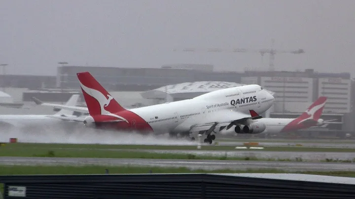 Qantas ► Boeing 747-400 ► Takeoff ✈ Sydney Airport