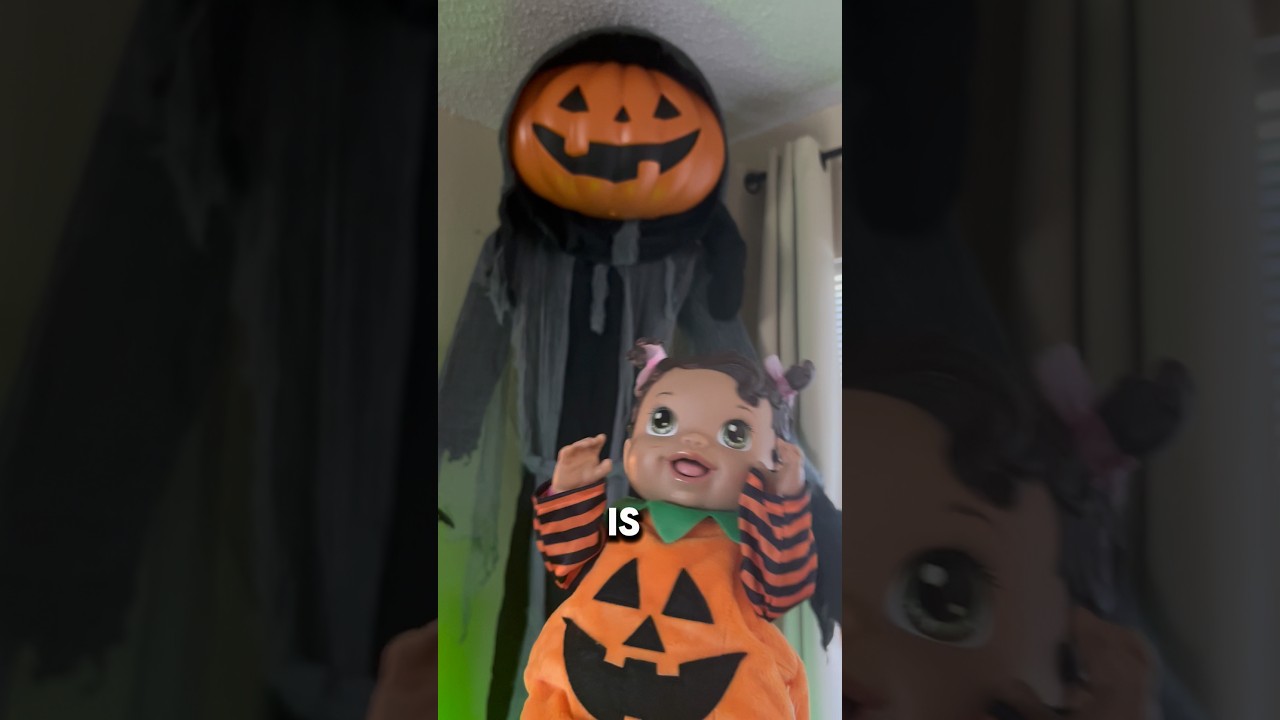 Кукла Baby Alive демонстрирует украшения на Хэллоуин 👻 