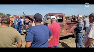 Western Kansas Farm Auction Action: We buy old cars & vintage trucks! Tractors + more at auction!
