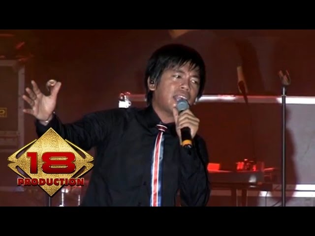 D'Masiv - Cinta Ini Membunuhku  (Live Konser Tangerang 22 September 2012) class=