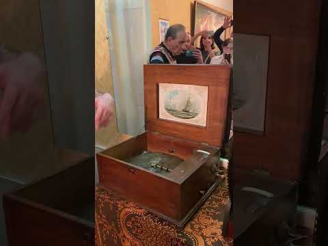 Полонез Огинского на старом полифоне.