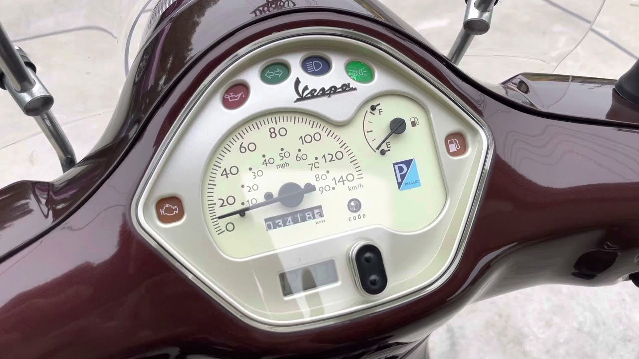 希少な特別仕様!!★ Vespa LX150ie TOURING ベスパ ツーリング ★低走行3,418km★イタリアン スクーター★ マフラー エンジン 音  【※ヤフオク出品車両】