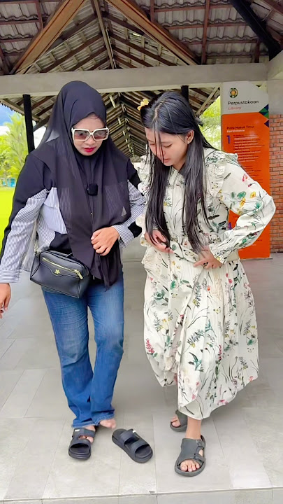 Rifkah is wearing the wrong sandals
