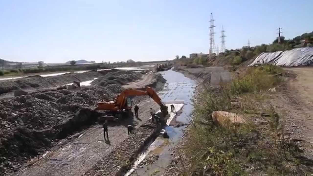 Установка габионов на Мзымте - YouTube