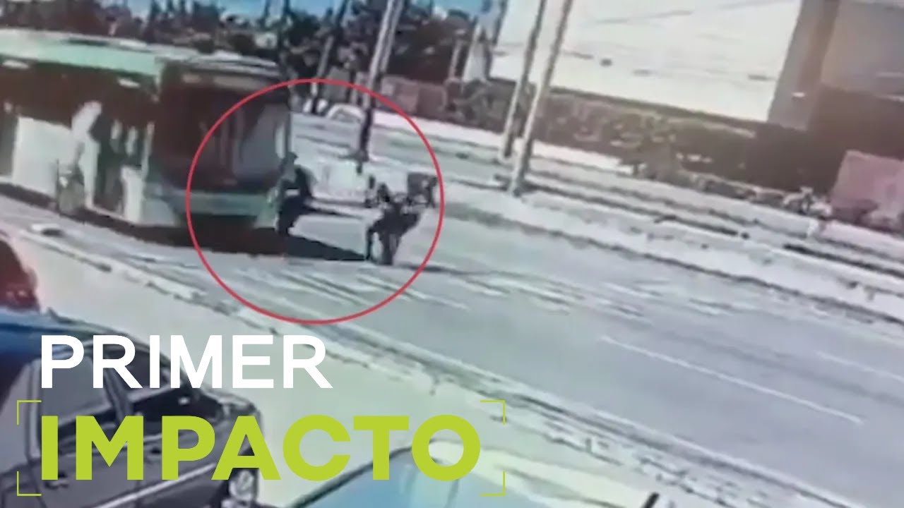 Joven sobrevive tras ser atropellada por un autobús: el accidente quedó ...