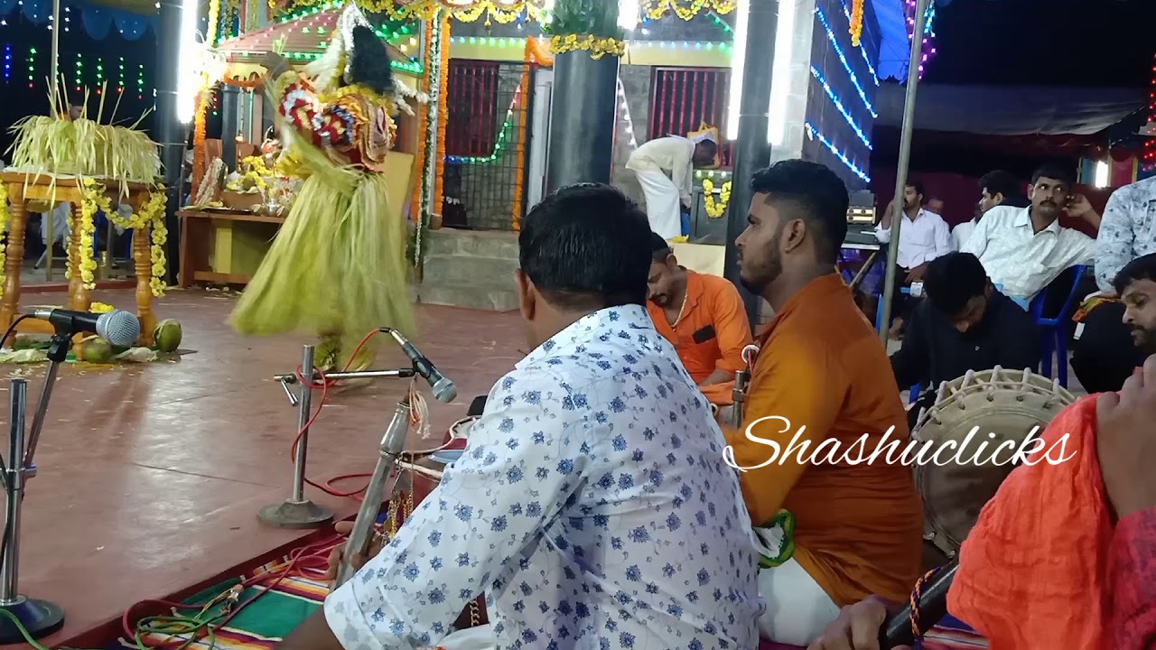 Rama rama ram ram bhajana (ರಾಮ ರಾಮ ರಾಮ್ ರಾಮ್) played by Alevoor Udaya Sherigar