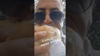 In Italia è tutto un magna magna 😂 #italia #humor #italy #funny #comedy #risate #risas #risa #laugh