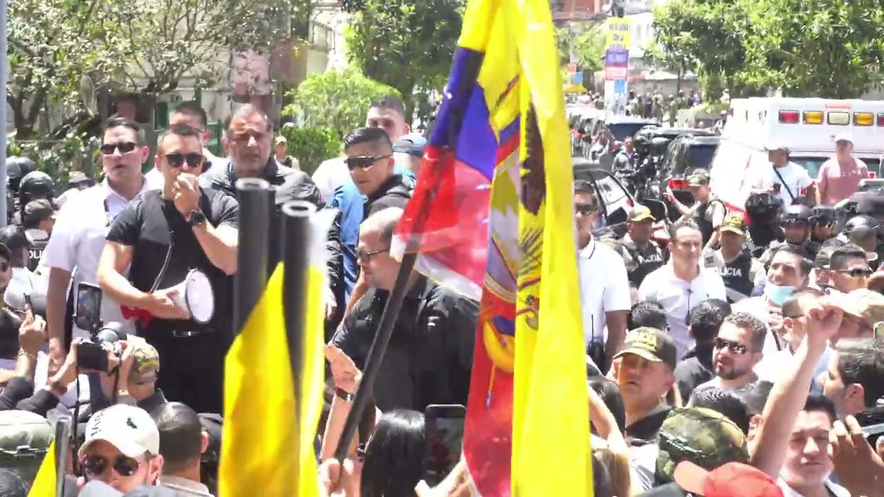 MARCHA DEL PRESIDENTE DANIEL NOBOA HACIA LA CORTE CONSTITUCIONAL