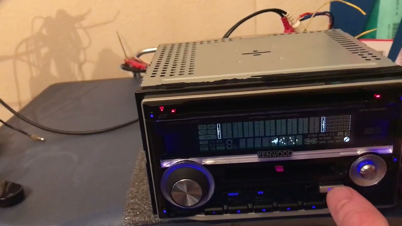 Kenwood DPX-066MD - YouTube
