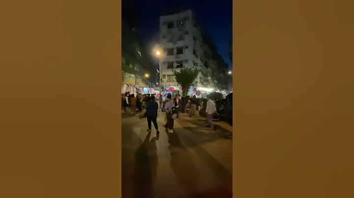 🔥澳门三盏灯区！星期日有不少的外佣聚会呢！ - 天天要闻