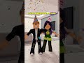Deux élèves identiques… et un secret choquant. 😱🧬#roblox #shorts