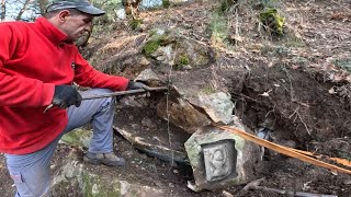 The Treasure Vault Under The Rocks Is Gorgeously Concealed !!!