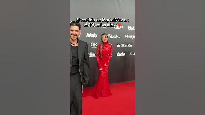MARTA DÍAZ posa en la alfombra de los #PremiosIdolo 💖 | LOS40